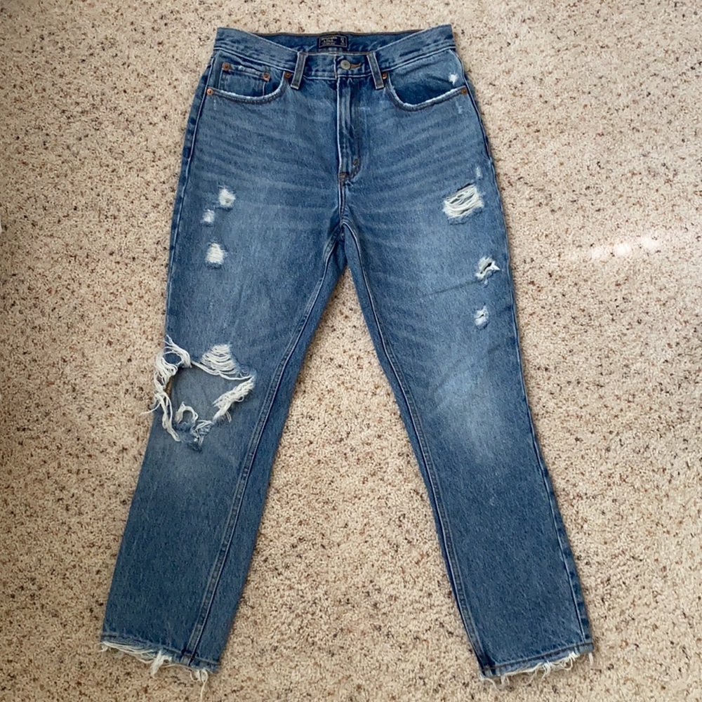Abercrombie & Fitch ankle mom jean